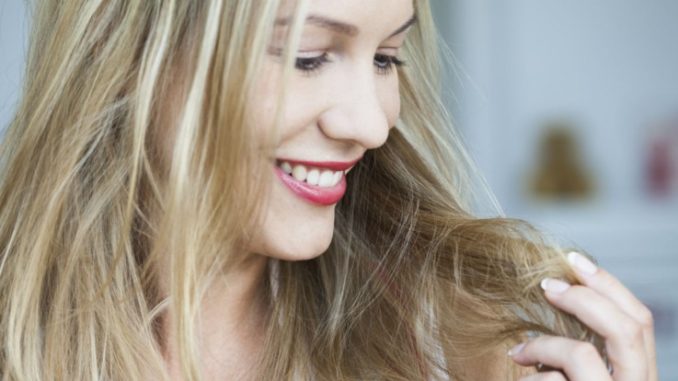 cheveux-secs-5-astuces-hyper-efficaces-pour-les-hydrater