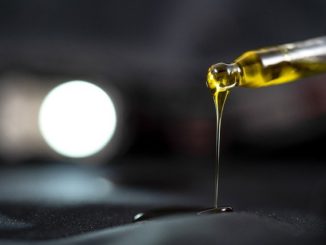 Comment l'huile de CBD agit-elle sur la peau et le corps