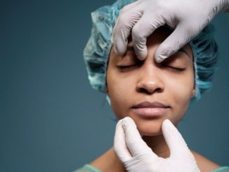 Qu'est-ce que la rhinoplastie de greffe de cartilage costal ?